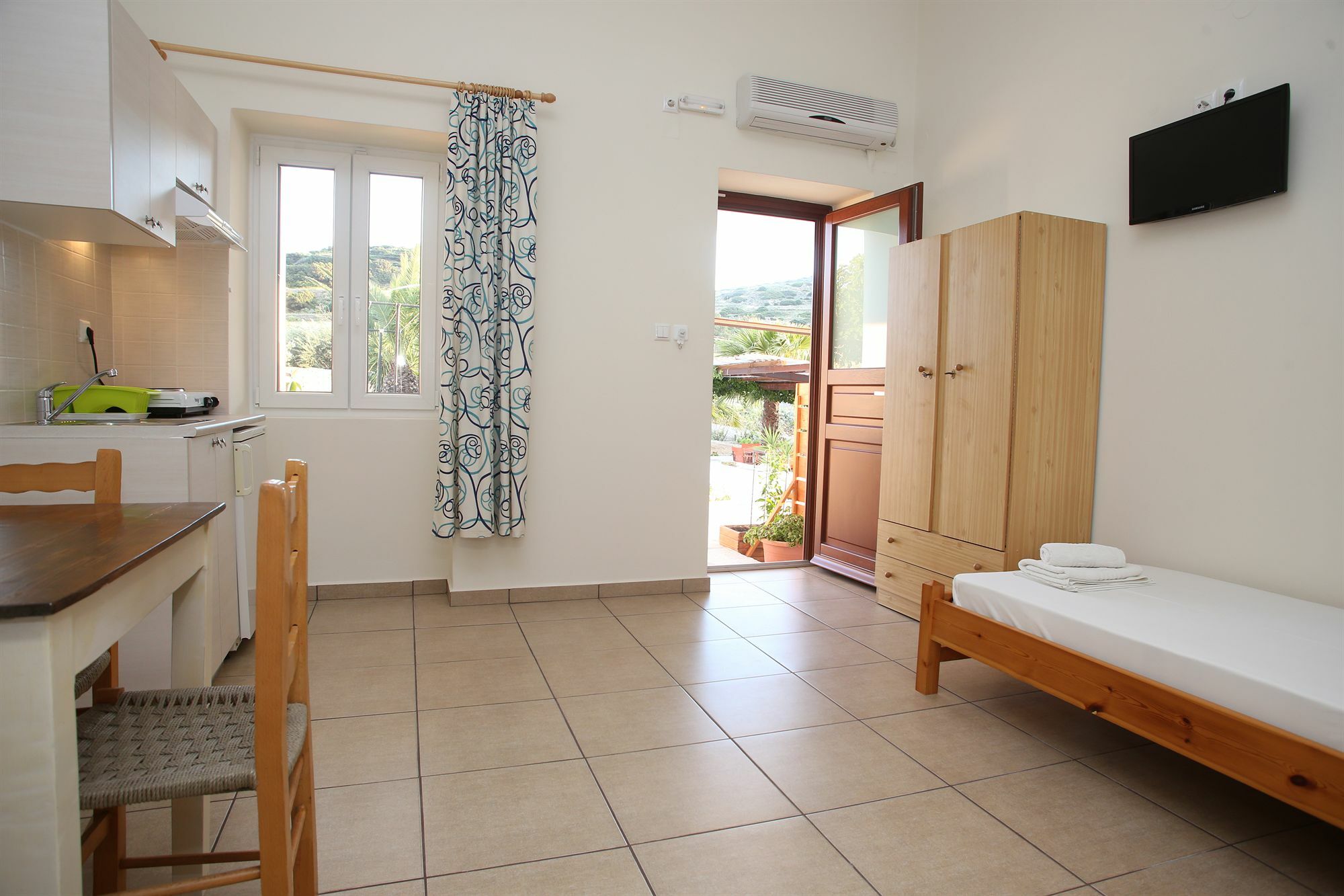 Oasis Rooms & Studios In Галиссас Экстерьер фото