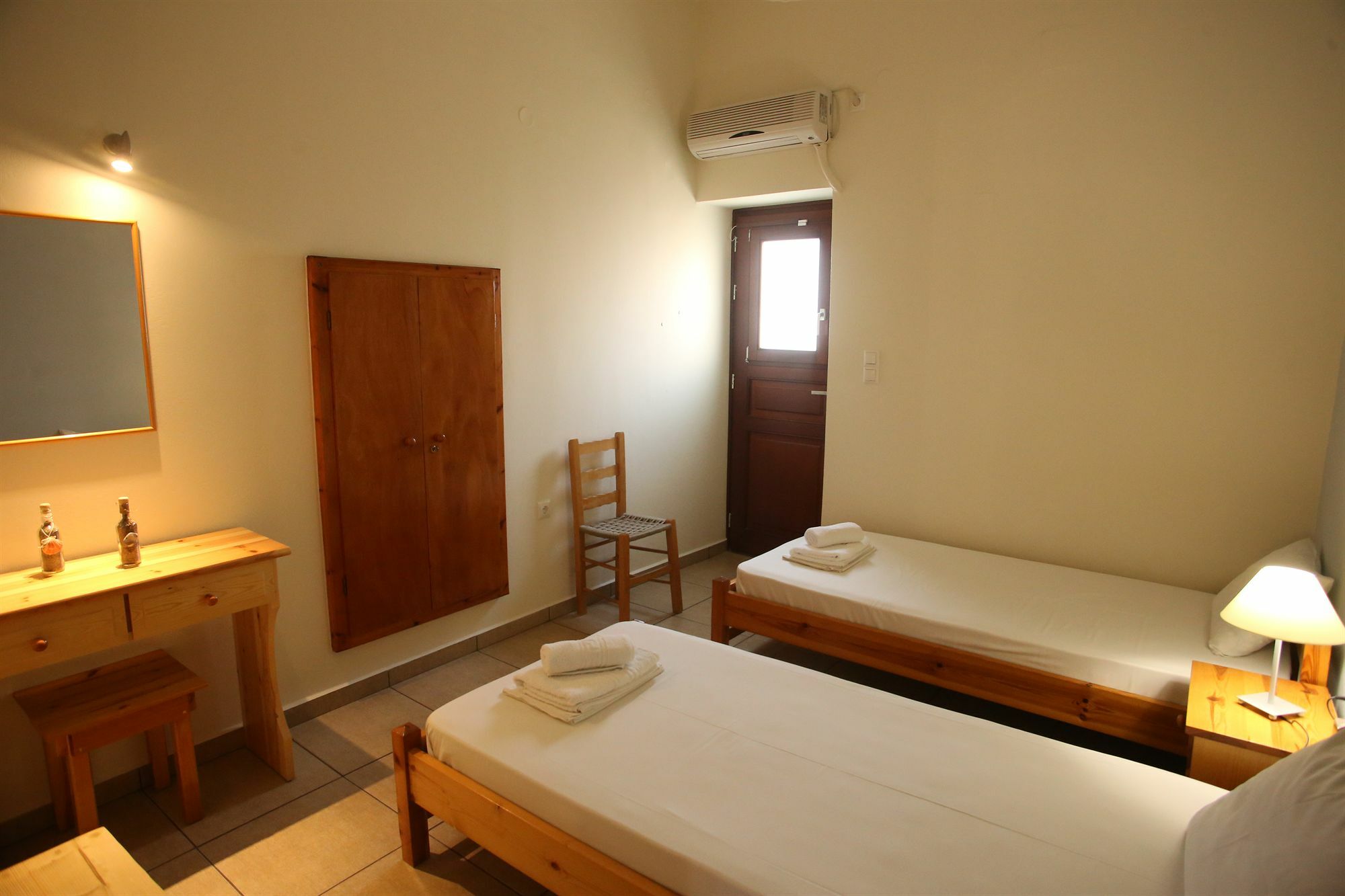 Oasis Rooms & Studios In Галиссас Экстерьер фото